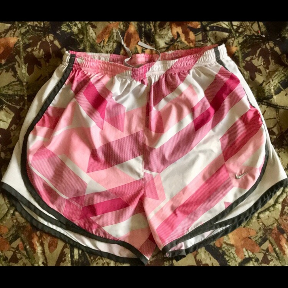 NIKE size small athletic shorts💕💖